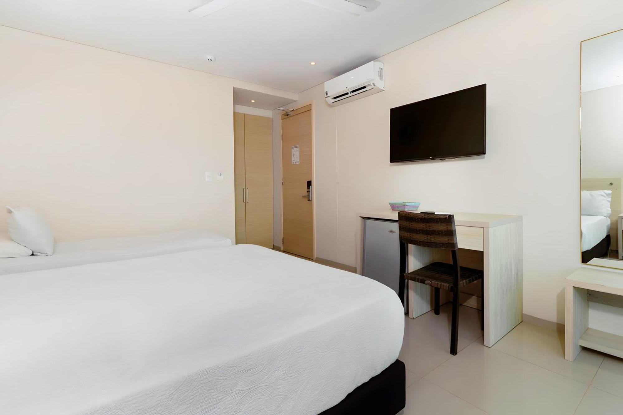 Hotel Summer Frente Al Mar Cartagena Exterior foto