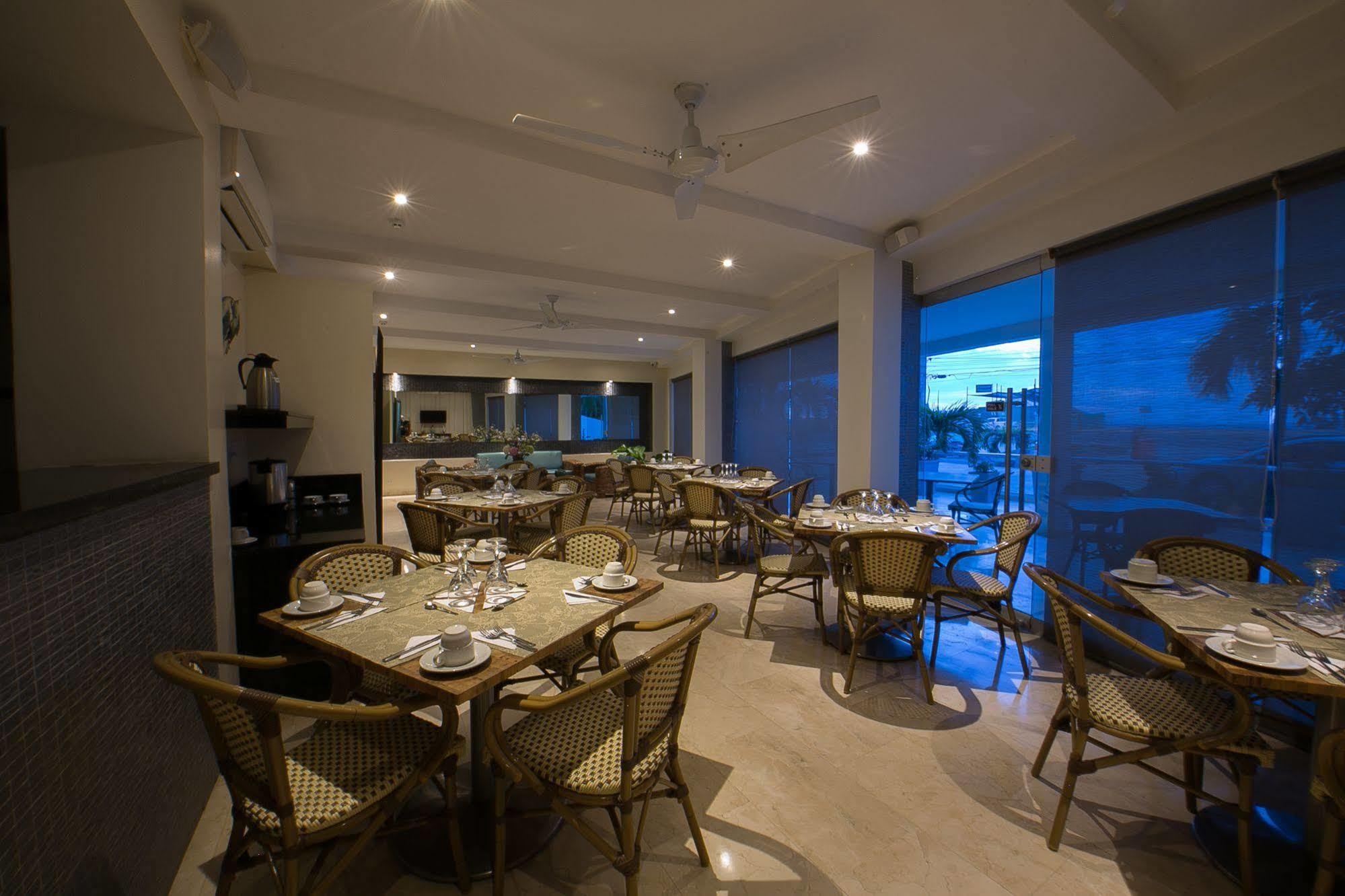 Hotel Summer Frente Al Mar Cartagena Exterior foto